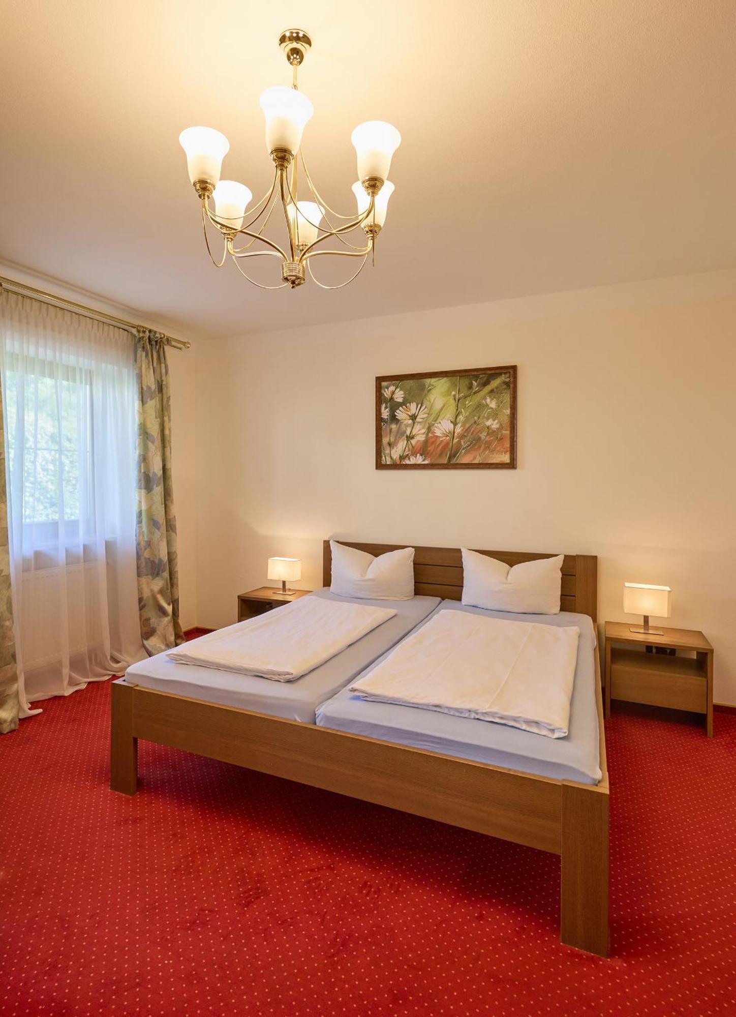 Hotel Garni Demmel Bruckmühl Exteriör bild