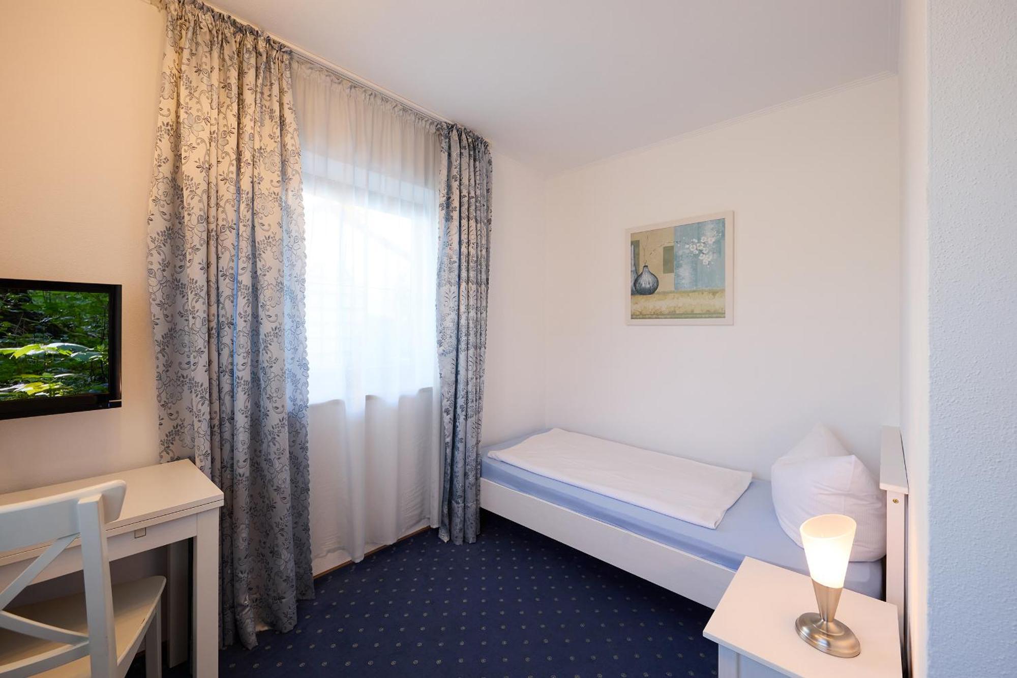 Hotel Garni Demmel Bruckmühl Exteriör bild