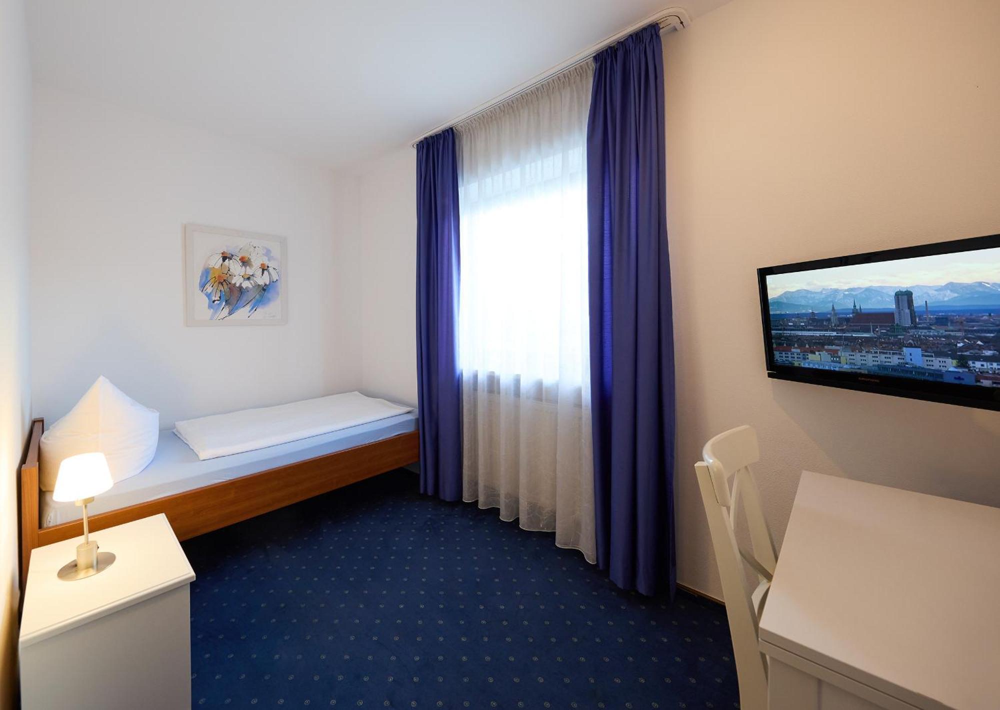 Hotel Garni Demmel Bruckmühl Exteriör bild